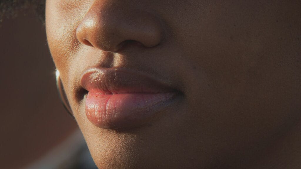 2026 Summer Makeup Trends: How to Get Glass Skin and Bold Lips
