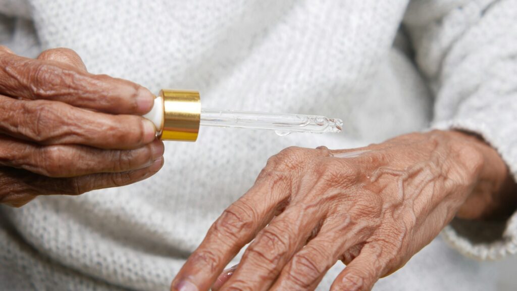 Bakuchiol vs Retinol: 2026 Guide to Gentle Anti-Aging