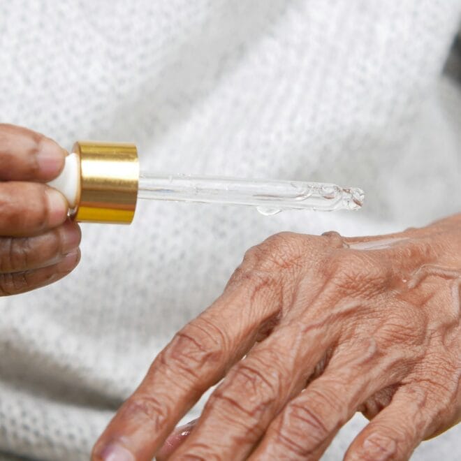How to Layer Bakuchiol and Retinol for Sensitive Skin in 2026