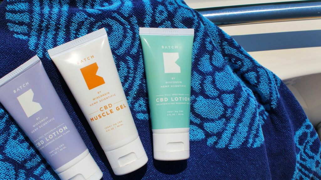 Best Sunscreens for Acne-Prone Skin 2026: Derm Favorites Under $30