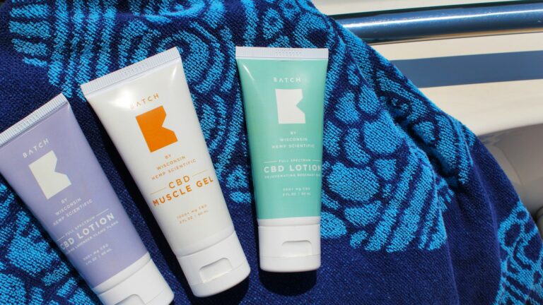 Best Sunscreens for Acne-Prone Skin 2026: Derm Favorites Under $30