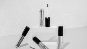 Clean Makeup Trends 2026: What’s In, What’s Out & Top Picks