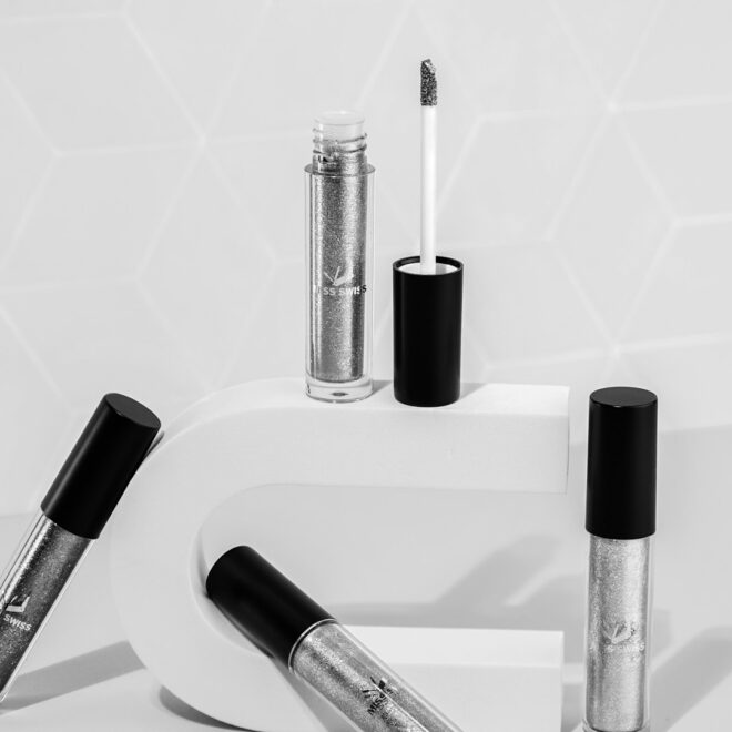 Clean Makeup Trends 2026: What’s In, What’s Out & Top Picks