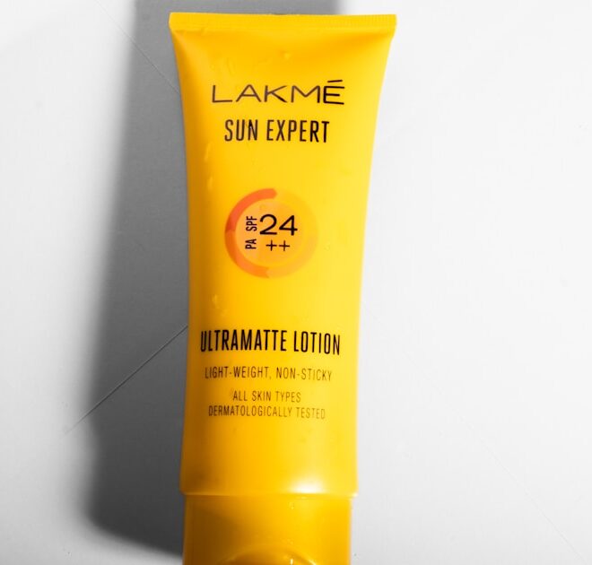 How to Choose Sunscreen for Sensitive Skin: 2026 Guide