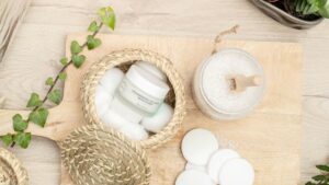 Retinol vs Bakuchiol: Which Anti-Aging Works Better 2026?