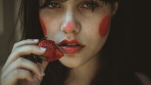 Strawberry Makeup Trend 2026: How to Nail the Look