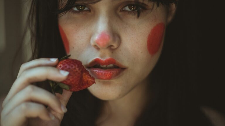 Strawberry Makeup Trend 2026: How to Nail the Look