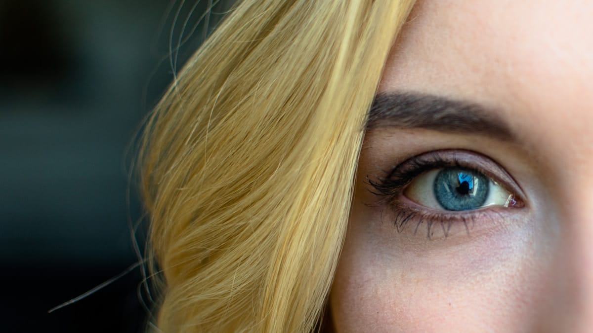 bleached brows